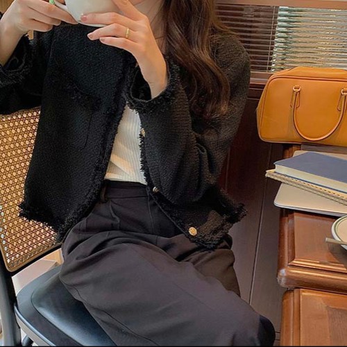 프리즈 수술 디테일 여성 봄 간절기 수술 라운드넥 금장버튼 트위드 자켓(아이보리,블랙)