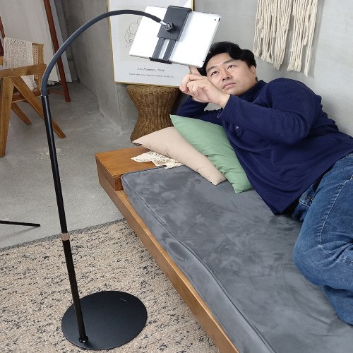 (원가이하판매) 태블릿거치대 고정타입 스탠드타입 갤럭시탭 아이패드 자라바 침대 거치